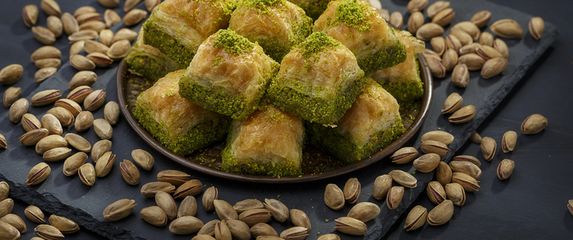 Baklava s pisatacijama