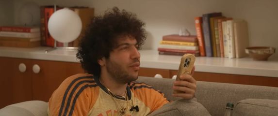 Benny Blanco u novoj epizodi podcasta Friends Keep Secrets