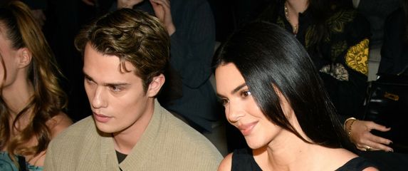 Kendall Jenner i Nicholas Galitzine na reviji modne kuće Emporio Armani u Milanu - 5
