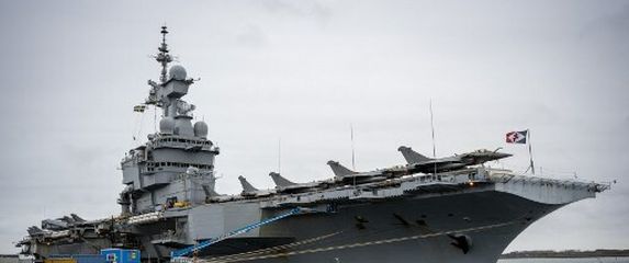 Francuski nosač zrakoplova Charles de Gaulle