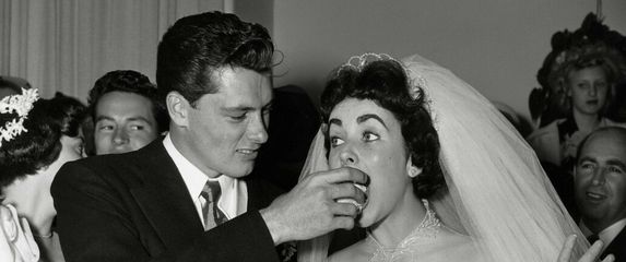 Elizabeth Taylor, Conrad Hilton