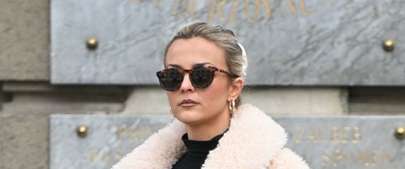 Ljepotica iz Zagreba u popularnim tenisicama