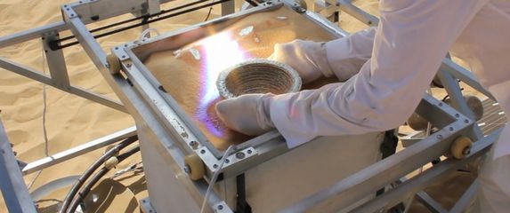 Solarni 3D printer ispisuje staklene objekte iz pijeska [VIDEO]