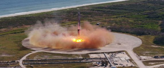 Falcon 9 (Foto: AFP)
