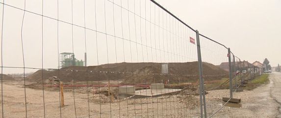 Negodovanje zbog gradnje asfaltne baze (Foto: Dnevnik.hr) - 4