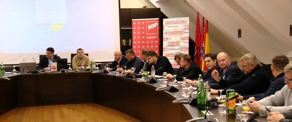 SDP u Ogulinu usavršava stranačku strategiju (Foto: Dnevnik.hr) - 1