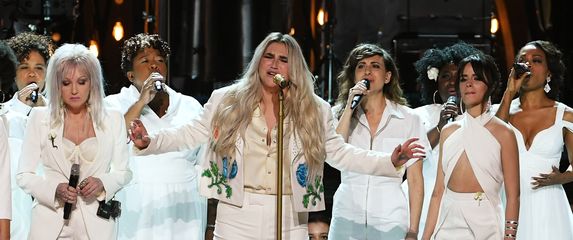 Kesha na dodjeli Grammyja (Foto: Getty) - 1