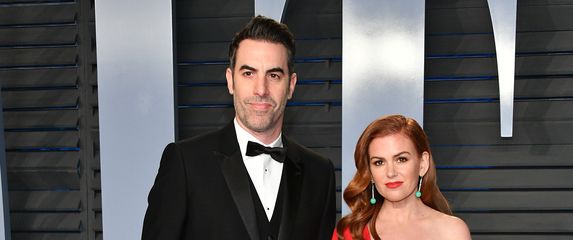 Isla Fisher i Sacha Baron Cohen (Foto: AFP)