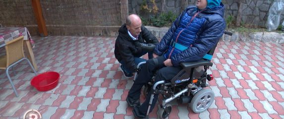 Borba za ono na što ima pravo - invalidska kolica (Foto: Dnevnik.hr) - 1