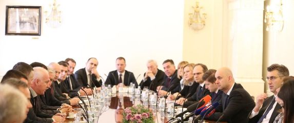 Sa sastanka premijera sa županima (Foto: Dnevnik.hr)