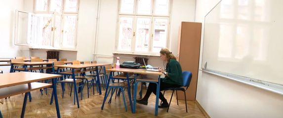 Profesorica sociologije Irena Ihas Jurić u praznoj učionici