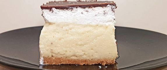 Zagrebačka kremšnita s podlogom od keksa