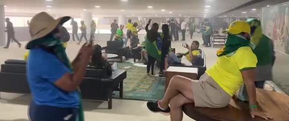Prosvjednici u Brazilu upali u institucije