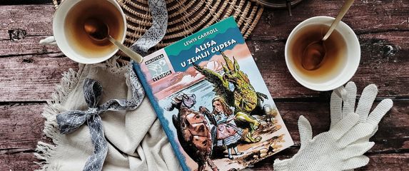 Alisa u Zemlji čudesa