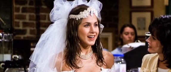 Rachel Green u vjenčanici u prvoj epizodi prve sezone serije 'Prijatelji' - 5