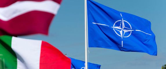 Zastava NATO saveza