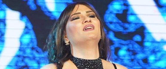 Ana Nikolić (Mika Vasić)