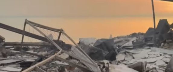 Izgorjela kuća Paris Hilton