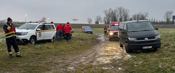 Crveni križ traga za djevojčicom u rijeci Savi