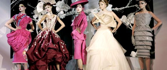 Kreacije Johna Galliana iz 2007. inspirirane vječnom Diorovom estetikom