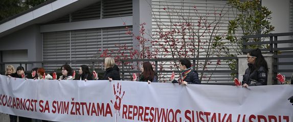 Akcija solidarnosti sa žrtvama represije ispred srpskog veleposlanstva - 18