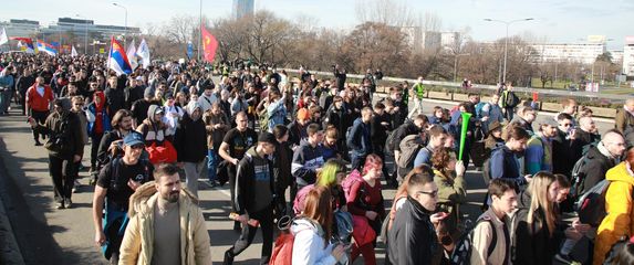 Studenti iz Beograda krenuli za Novi Sad