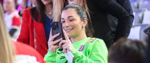 Djevojka Dominika Kuzmanovića Kim