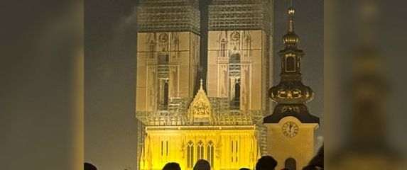 Lampion na Zagrebačkoj katedrali 1