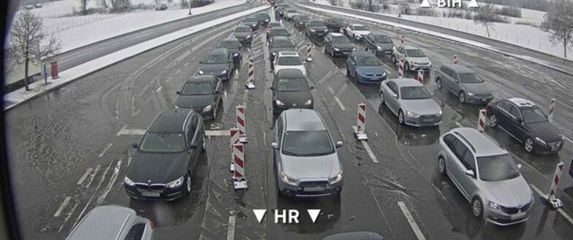 Gužva na graničnom prijelazu
