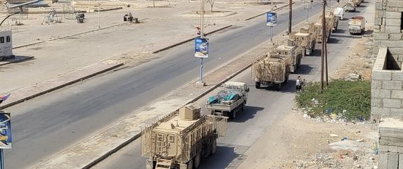 Konvoj oklopnih vozila u gradu Mukalla