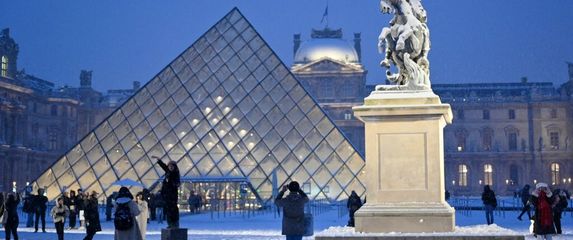 muzej Louvre u Parizu