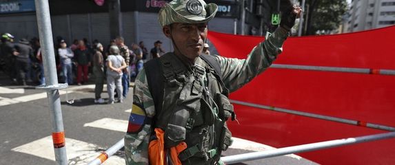 Pripadnik venezuelske vojske u Caracasu