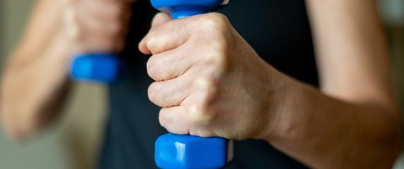 Vježbanje s lakšim utezima