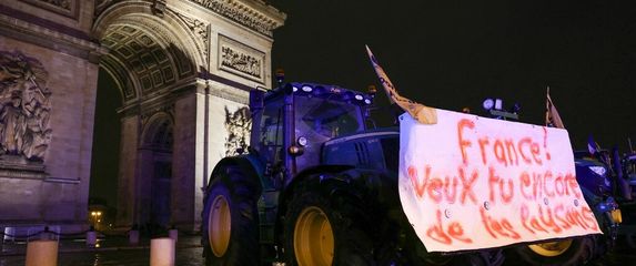 Prosvjed poljoprivrednika u Parizu