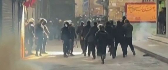 Nasilni prosvjedi šire se Iranom - 3