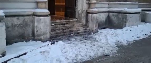 Požar na crkvi u Novom Sadu