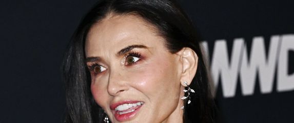 Demi Moore u Gucci haljini na dodjeli nagrada WWD Style Awards 2026. - 1