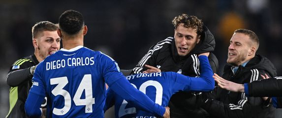 Slavlje pogotka Martina Baturine