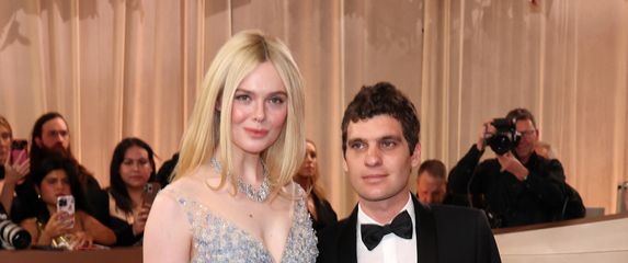 Elle Fanning s dečkom Gusom Wennerom na dodjeli Zlatnih globusa - 3
