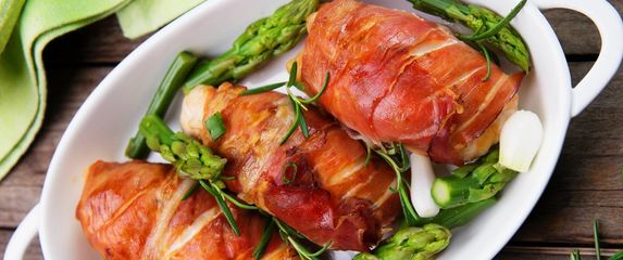 Pileće rolice s pestom i pršutom