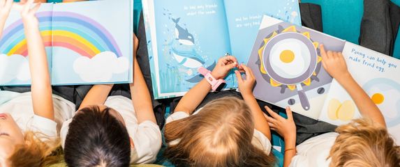 Izazov poziva odrasle da čitaju djeci 15 minuta dnevno