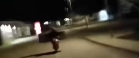 Prijevoz hladnjaka na skuteru