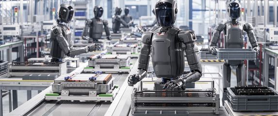 Humanoidni roboti u tvornici, ilustracija