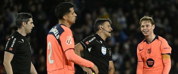 Jesus Gil Manzano i Frenkie de Jong