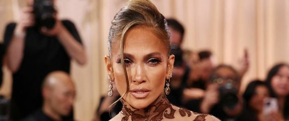 Jennifer Lopez - 4