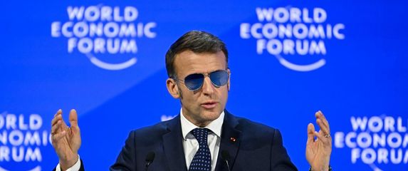 Emmanuel Macron - 3