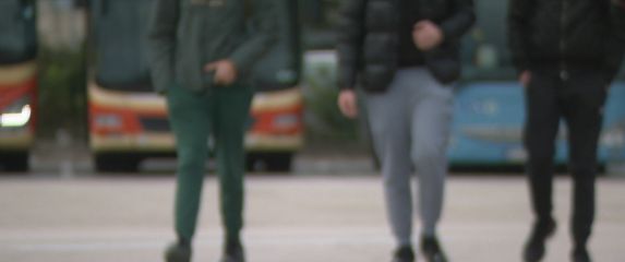 Srednjoškolci delikventi