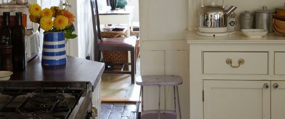 Koncept uređenja kuhinje iz 80-ih