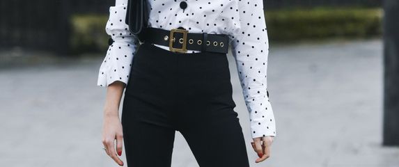 Crne hlače savršen su izbor za posao i izlaske