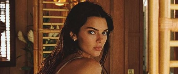 Kendall Jenner - 6